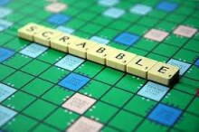 „Mattel Scrabble“ straipsnis. Y9623 žodinis žaidimas (EN)