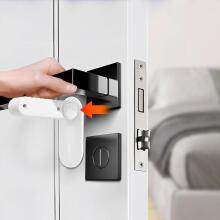 Safety Door Handle Art.68944 многоразовый замок для детской дверной ручки, самоклеящийся,1 шт