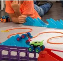 TLC Baby Stunt Rolling Track Car Art.189631  Игрушечная гоночная трасса с мощной машинкой