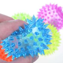I-Toys Massage Ball Art.A-175 Masāžas bumba ezītis ar gaismu,1 gab. (diametrs 6 cm)