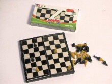 Salės žaislų straipsnis.8214292 Magnetiniai šachmatai