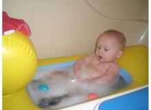 Munchkin 011054 Inflatable Safety Duck Bath