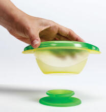 Munchkin 11382 Super Suction Bowl  Bērnu šķīvis ar gumijas piesūcekli un vāciņu