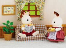 Sylvanian Art.2201 Tēvs Trūsis un dīvāns