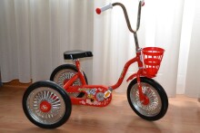 Triratis triratukas „Velo Machine Sparite“ - su tvirtu plieniniu rėmu, ratai su guminėmis padangomis Raudona