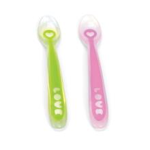 Munchkin Art. 011524 First Weaning Spoons Pink/Green - 2 силиконовые ложечки для самостоятельного употребления пищи от 4мес