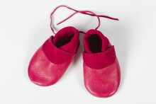 Vaikiškos šlepetės „Opaa Red“, rankų darbo iš natūralios odos nuo 0 iki 6 mėnesių