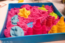 TLC Baby Sand Art.20080 Кинетический песок в коробке 2 кг с песочницей + 16 формочек