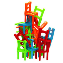 Balansinės kėdės 293460 str. Stalo žaidimas su kėdėmis („Jenga“ žaidimo analogas)