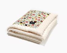 La Millou Art. 83419 Infant Blanket Thick Cupcakes Ecru Augstākās kvalitātes divpusēja sedziņa (65x75 cm) 